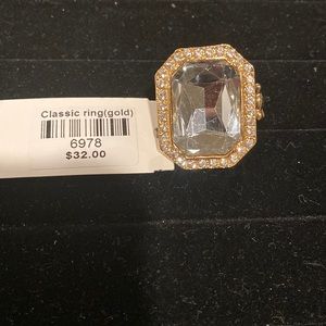 Gold tone stretch ring